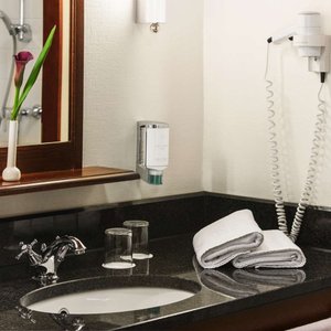 Steigenberger Hotel Deidesheim, Germany - bathroom