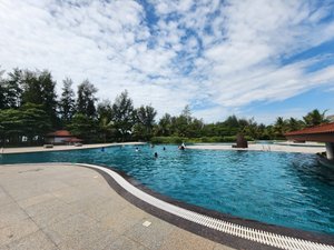 Pool & Beach