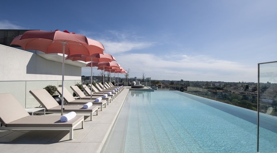 Rooftop-Infinity-Swimming-pool