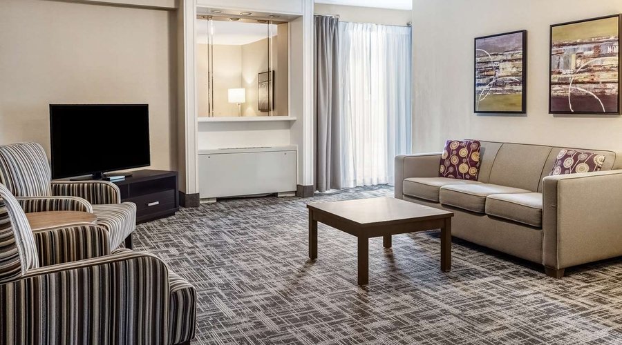 Executive Queen living room
