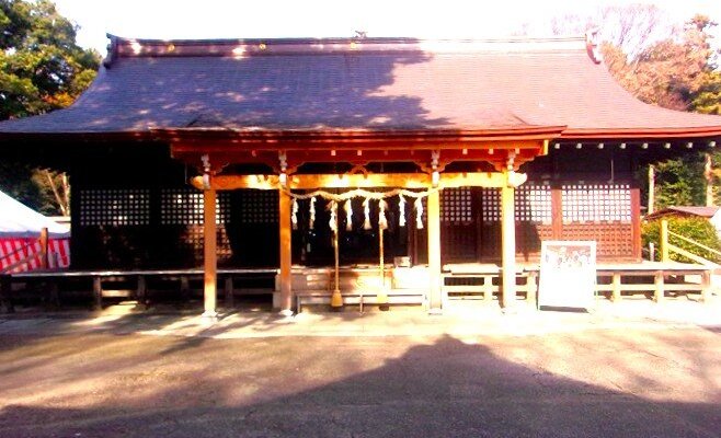 鷲宮神社の拝殿。古風な作りである。