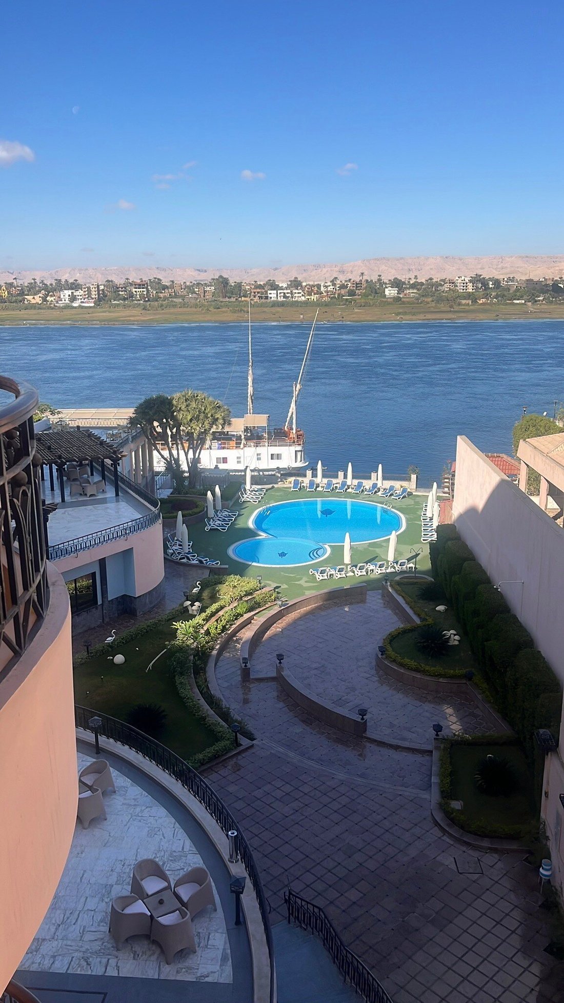 Lotus Luxor Hotel: A Serene Escape in the Heart of Egypt - Location and Surroundings