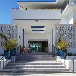 Front Entrance of Courtyard Santa Barbara