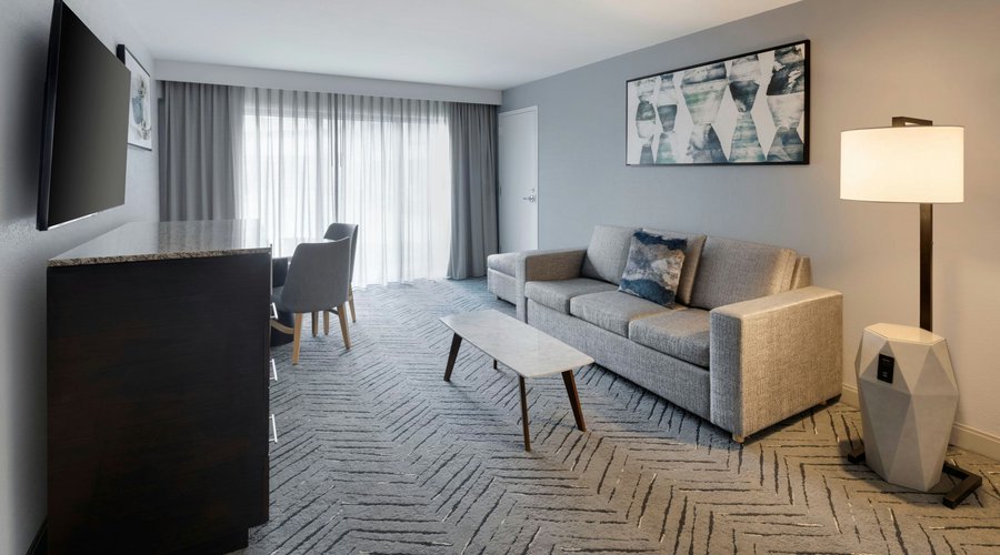 Parlor Living Room - Suite