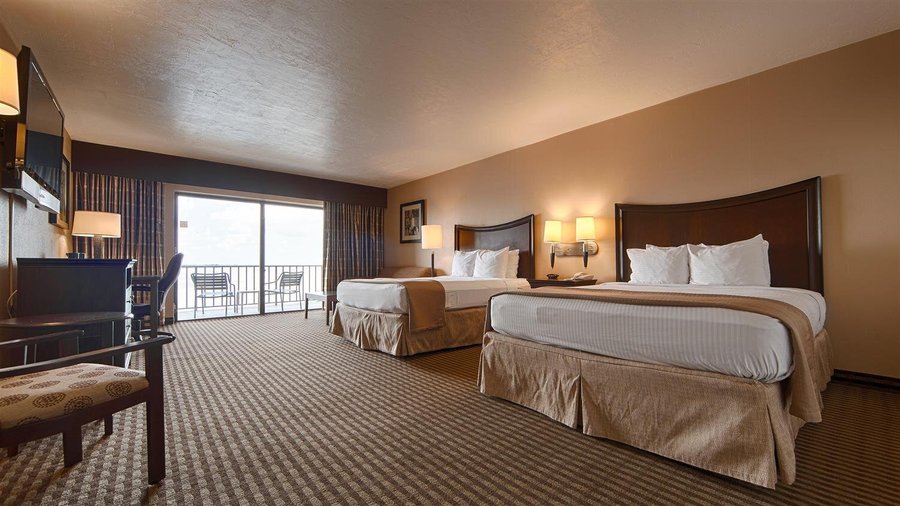 Guest Room Two Queen Beds