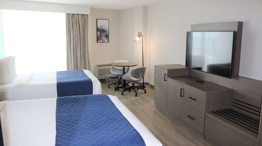 Queen Guest Room