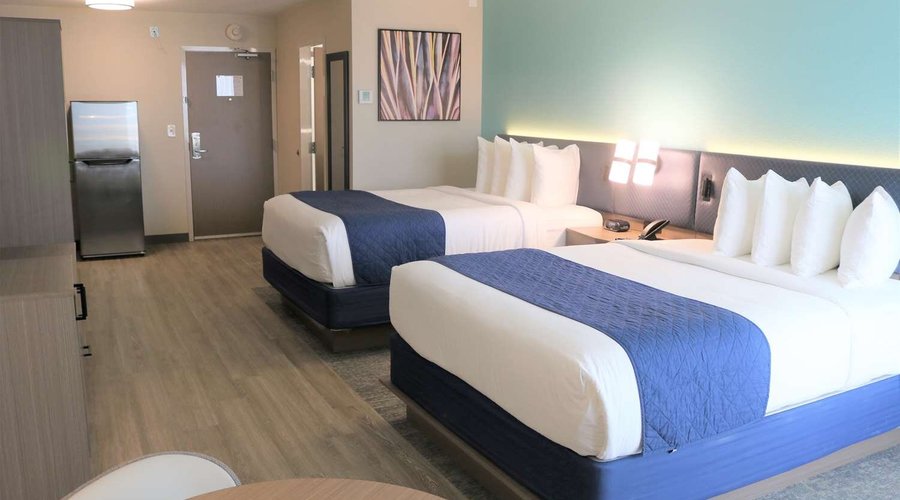 Queen Guest Room