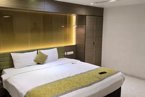 Room & Suite