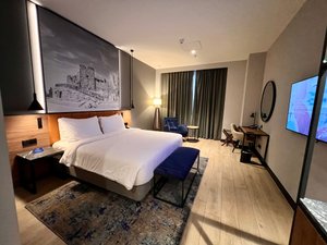 Room & Suite