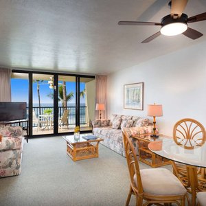 Aston Kona by the Sea - 1 Bedroom Oceanfront Livingroom