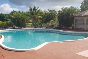 Piscina y playa