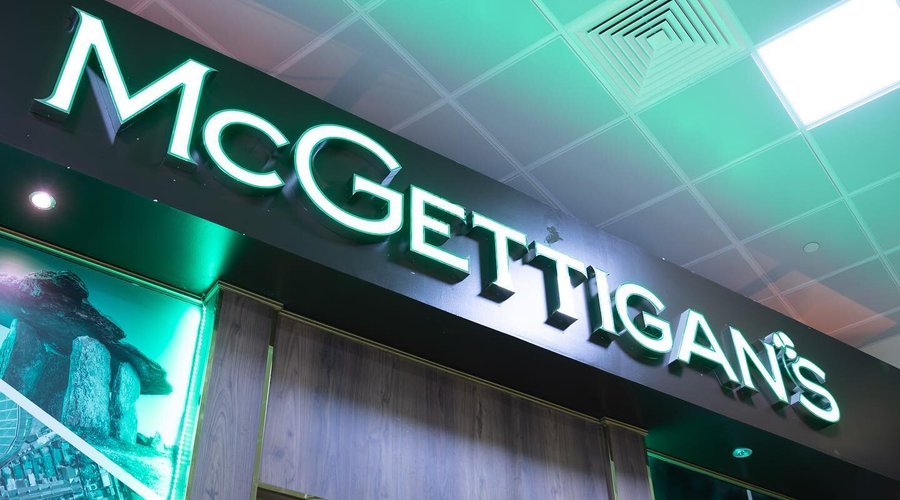 Located beside Dubai World Trade Centre, McGettigan’s is a popular, lively Irish bar focusing on great food and drinks, live music and sport.