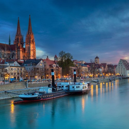 Teen girls in Regensburg