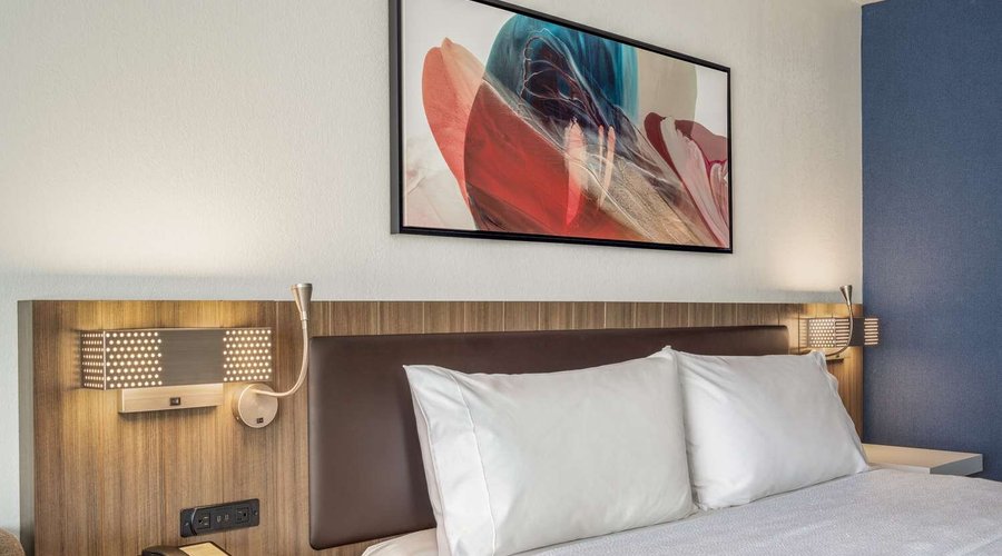 Guest room
