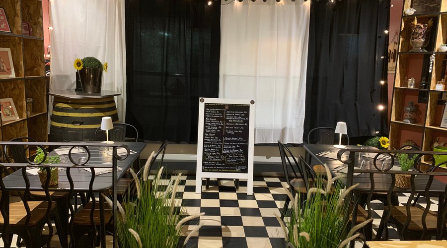 Le Petit Coin by Le Bistrot D'en Face