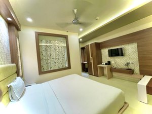 Room & Suite