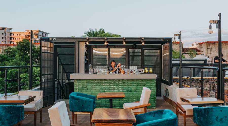 ✷ The Coolest Rooftop.  Enjoy our rooftop, a unique space where the sky, cocktails, and good vibes come together. Perfect for drinks with friends while admiring Puerto Vallarta from above