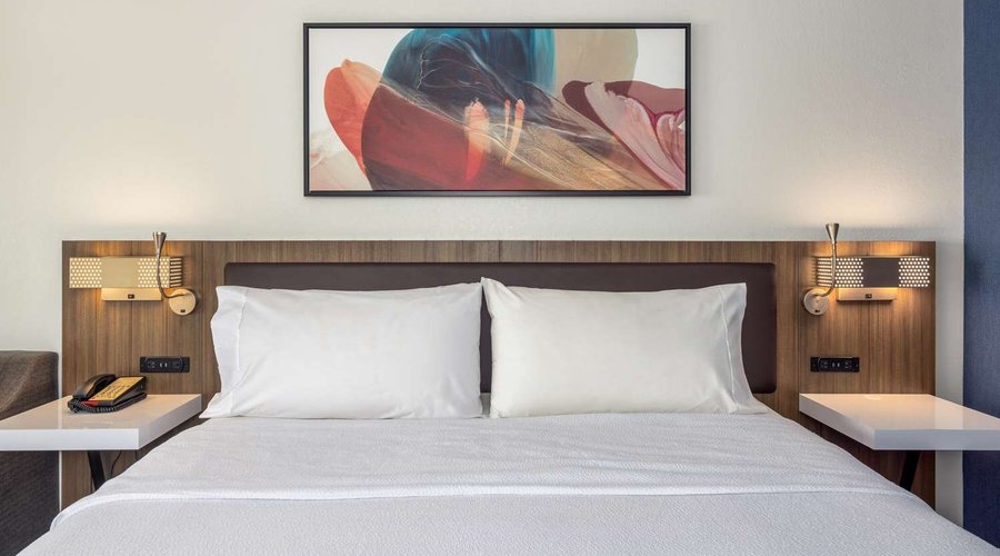 Guest room