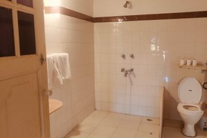 Room & Suite