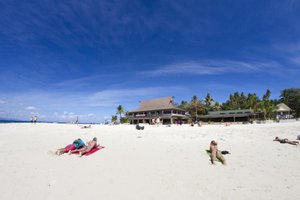 Pool & Beach