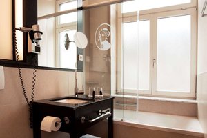 Room & Suite