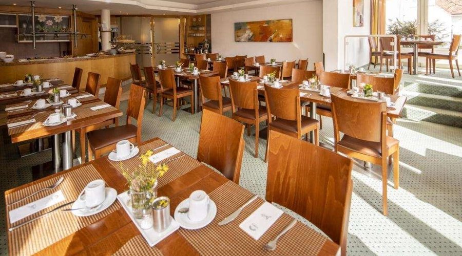 Breakfast Room
