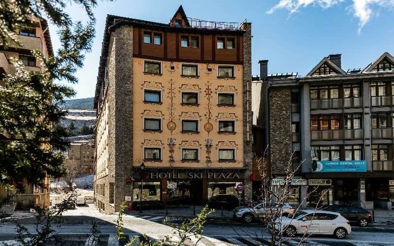 Plaza Ski Exterior Image