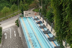 Pool & Beach