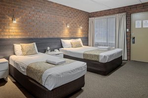 Room & Suite