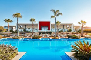 Pool & Beach