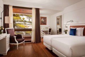 Room & Suite