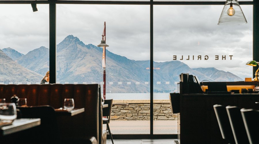 View over Lake Wakatipu