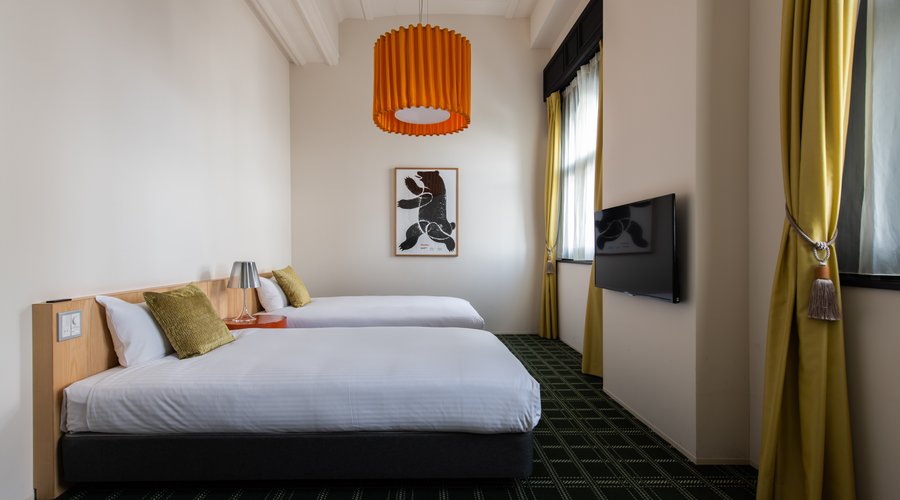 GUEST ROOM｜Moderate Twin in the Historic Bldg.
