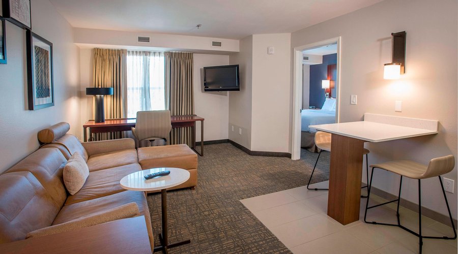 One-Bedroom Queen Suite - Living Area