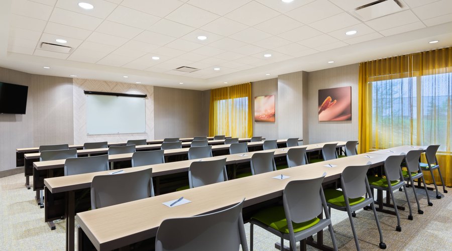 Executive Meeting Room - Classroom Setup