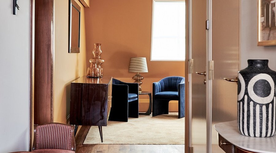 Prestige Suite - Living Room