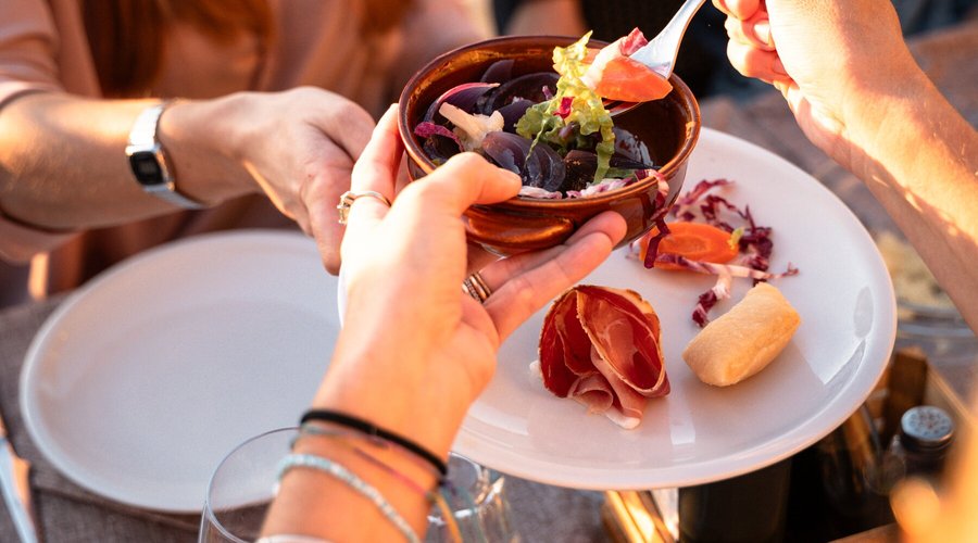 sharing appetizers