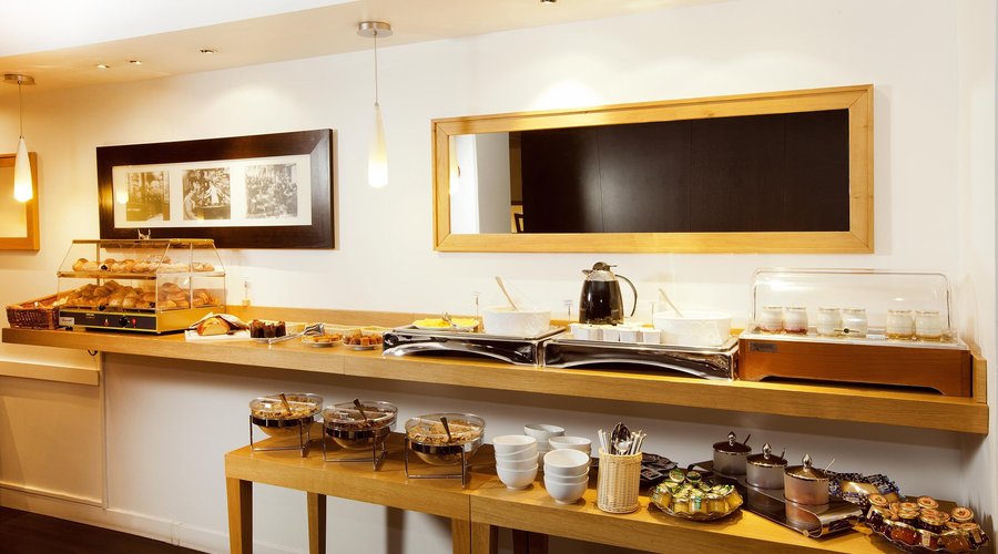 Breakfast room