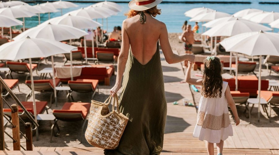Family_Resort_Experiences_Beach_Sea_Activities