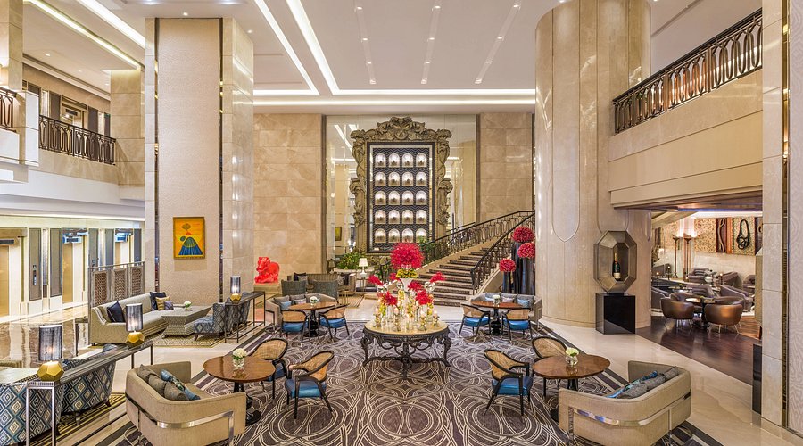 The St Regis Mumbai: Luxurious Elegance in the Heart of the City The St Regis Mumbai: Luxurious Elegance in the Heart of the City