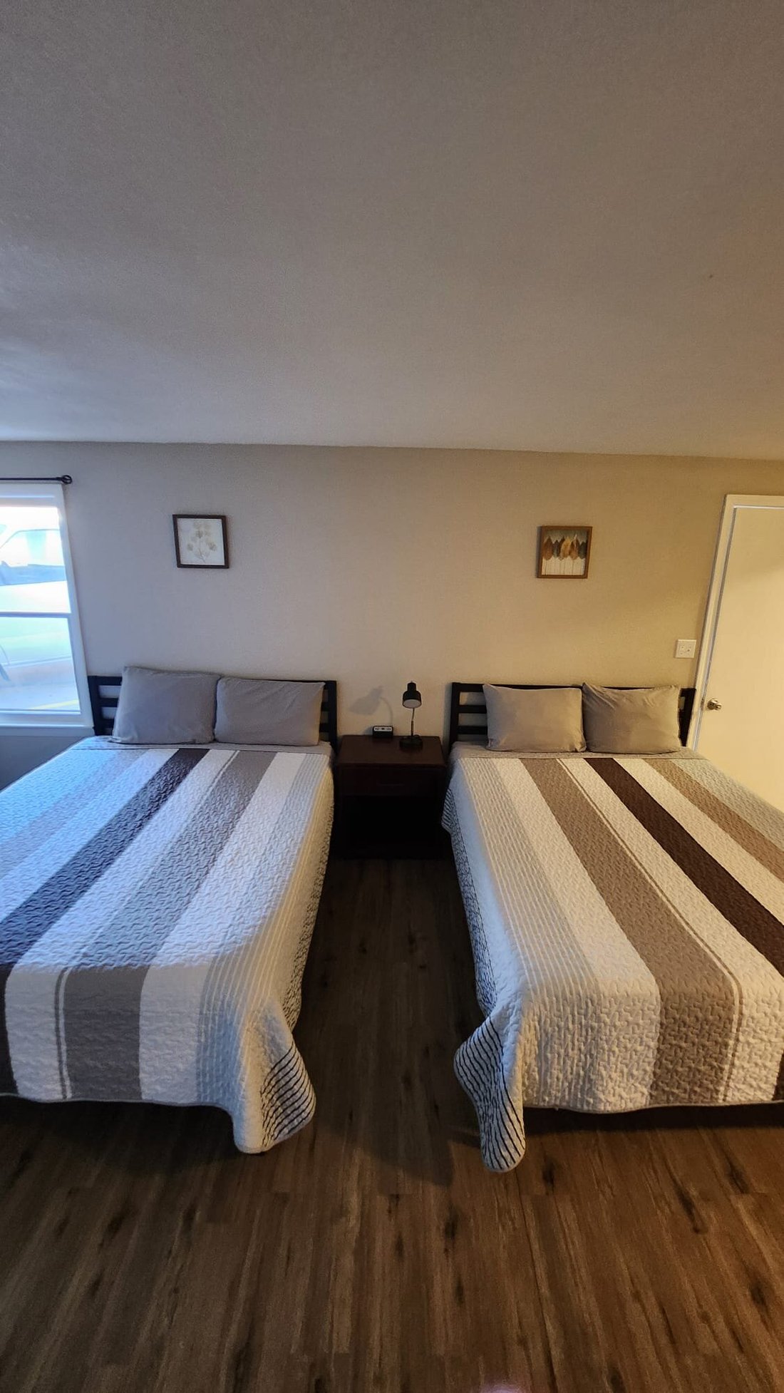 Golden Arrow Motel Rooms: Pictures & Reviews - Tripadvisor