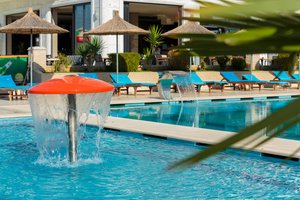 Piscina e spiaggia