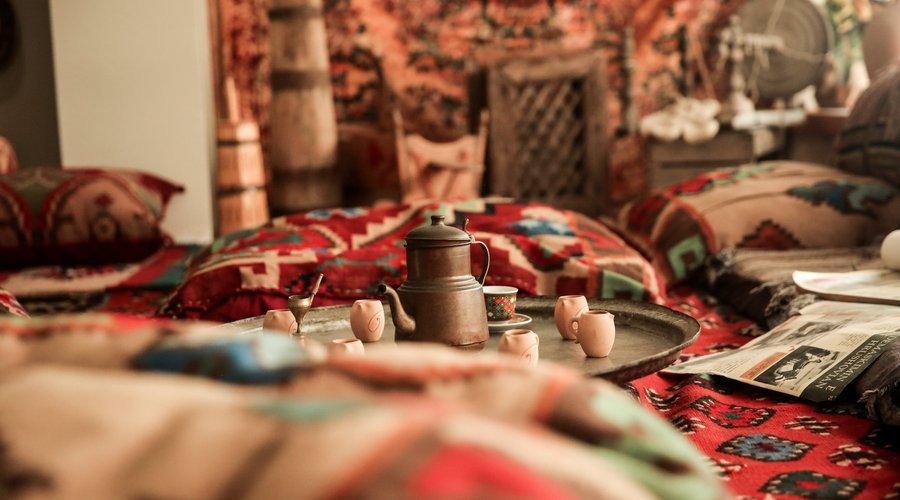 The Albanian Oda at Kraal Hotel offers a unique cultural experience, showcasing the traditional Albanian living room with carefully curated artifacts that tell the story of the country’s rich heritage. This small, in-house museum provides guests with a fascinating glimpse into the past, complete with a guidebook that offers insightful details about each item on display. It’s the perfect place to immerse yourself in Albanian culture and history during your stay.
