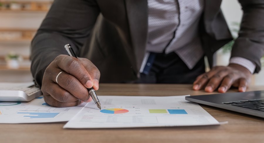 Somos um escritório de contabilidade em Bauru, oferecendo soluções financeiras e fiscais personalizadas. Assim como o TripAdvisor conecta viajantes a experiências únicas, conectamos empresas aos melhores contadores de Bauru.