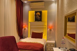 Room & Suite