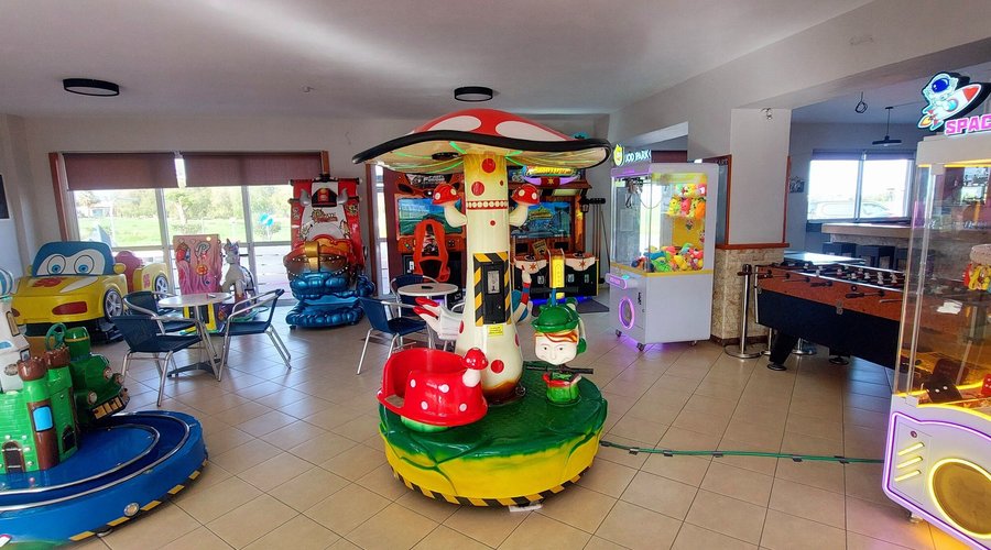 Games Fun Arcade - Lets Roll Everyone