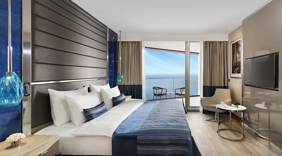 Hotel Feature