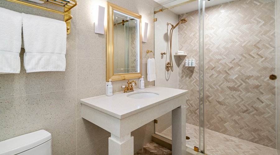 Jr. Suite - Bathroom