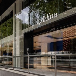 adina apartment hotel melbourne southbank exterior