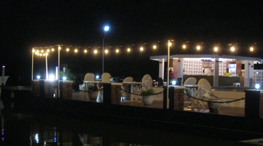 Pool/bar area
